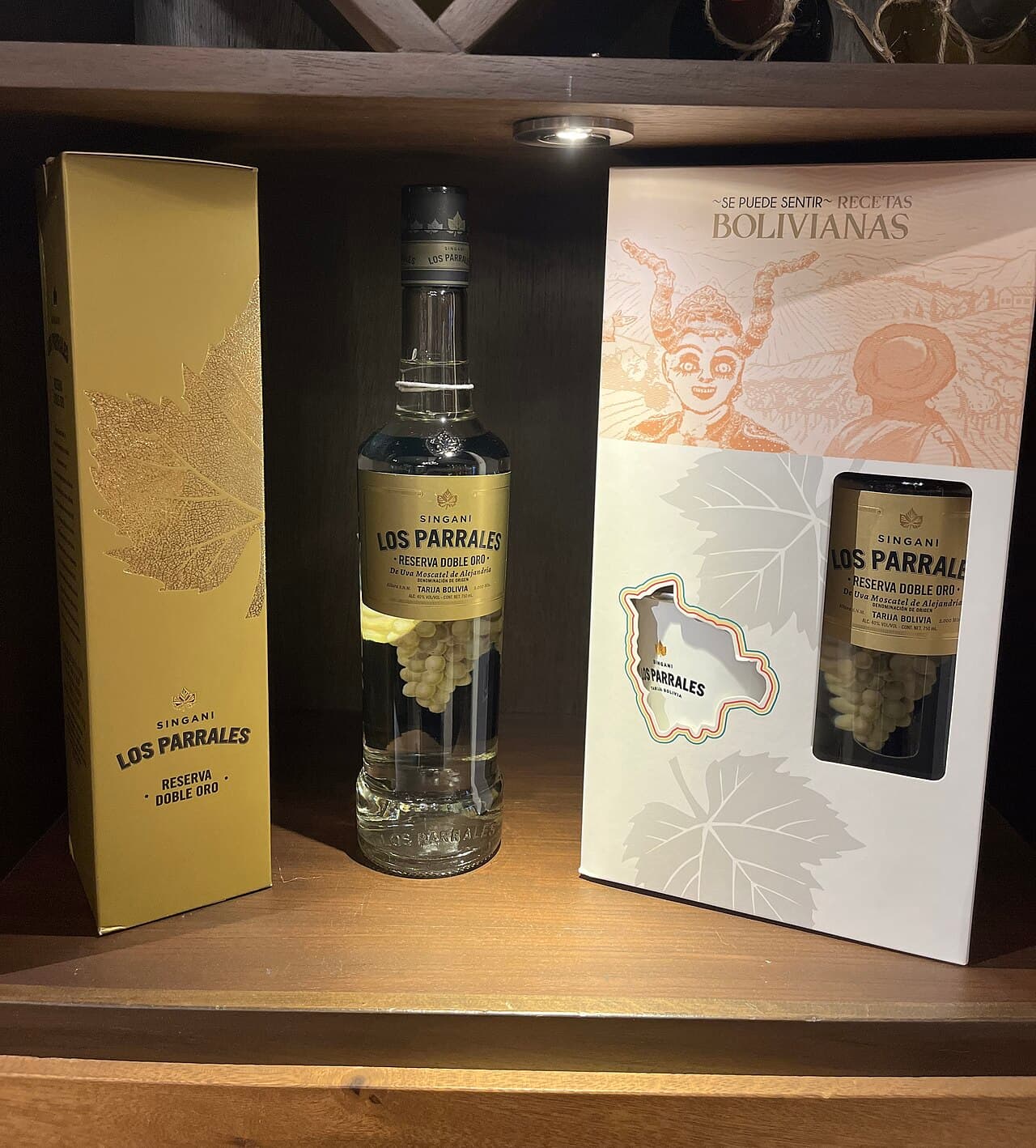 Botellas de Singani Los Parrales Reserva Doble Oro
